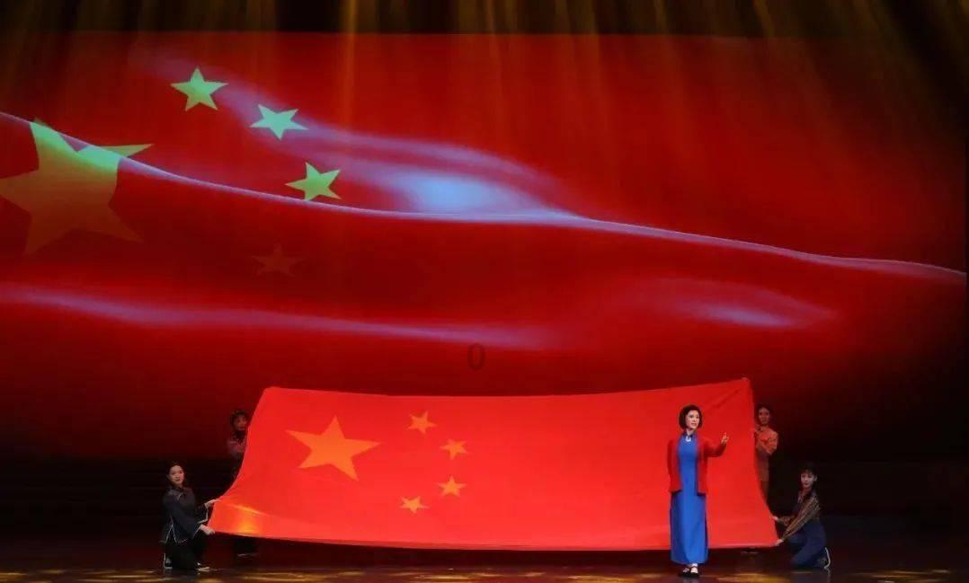 小伙连续熬夜看世界杯，结果患干眼症！这件事给予我们哪些警示？