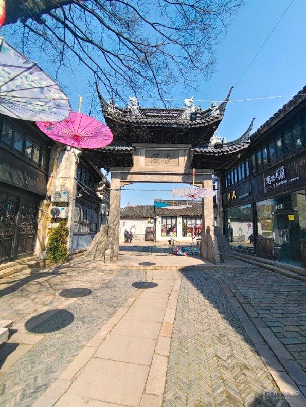 去年烟台全市实施城建重点项目407项,完成投资776.6亿元